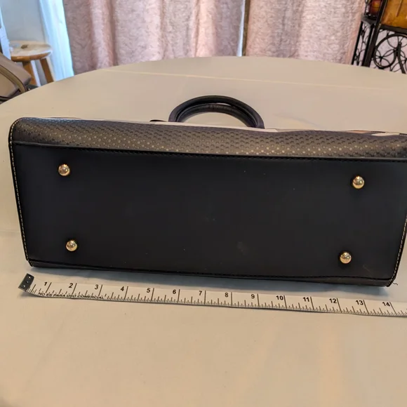 Elegant Black and Tan Women's Satchel - Picture 5 of 10